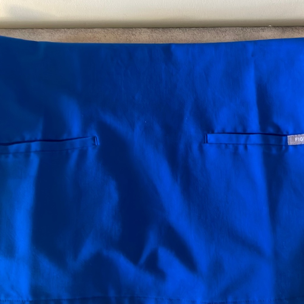 Figs two pocket scrub top. Royal Blue
